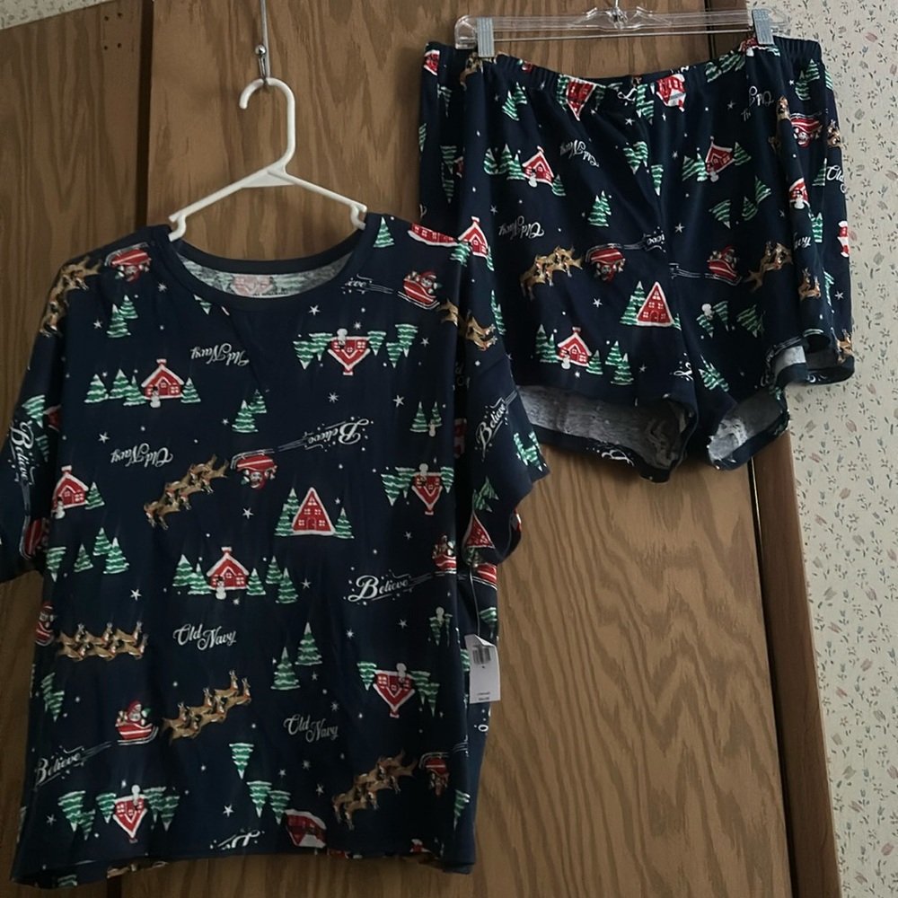 OLD NAVY TWO PIECE HOLIDAY PJ SET: TEE & SHORTS: BLUE: NEW WITH TAGS: SIZE L